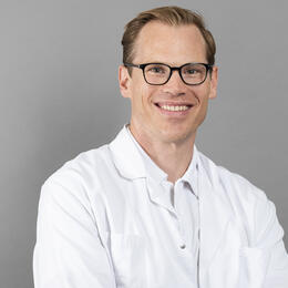 PD Dr. med. Lukas Hefermehl ist Spezialist für Prostatakrebs und Roboterchirurgie. Vor seinem Engagement am Kantonsspital Ba...