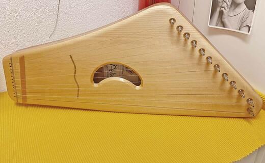 blog_cantele-harmonische-toene-saiteninstrument_content-2048x1372.jpg