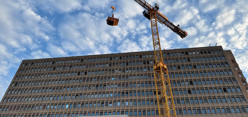 Altbau Kran