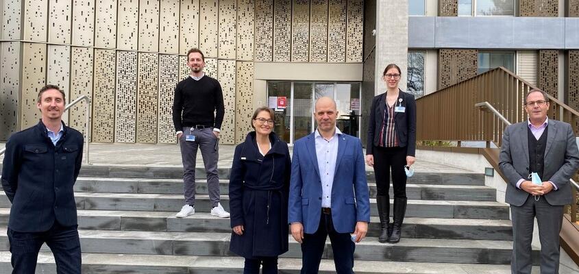 Freuen sich auf die Zusammenarbeit: Benedikt Niederer (Leiter Unternehmensentwicklung KSB), Max Grimm (Manager KSB Health Inn...
